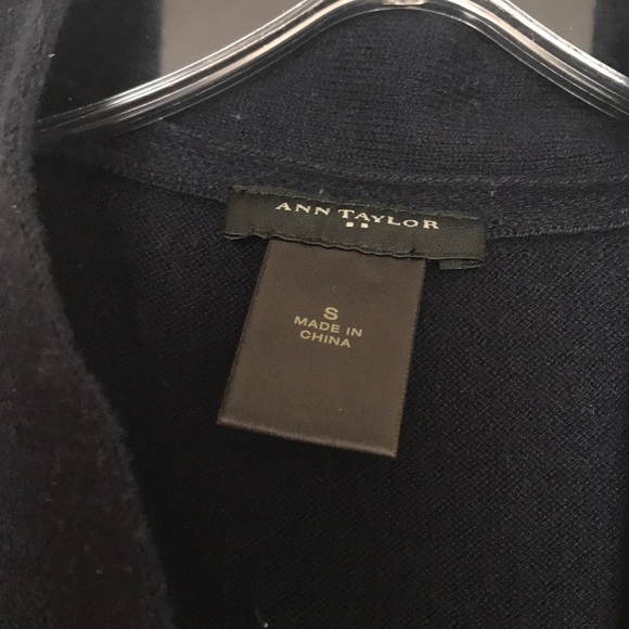 Ann Taylor Oatmeal sweater shirt or navy. - Picture 6 of 7